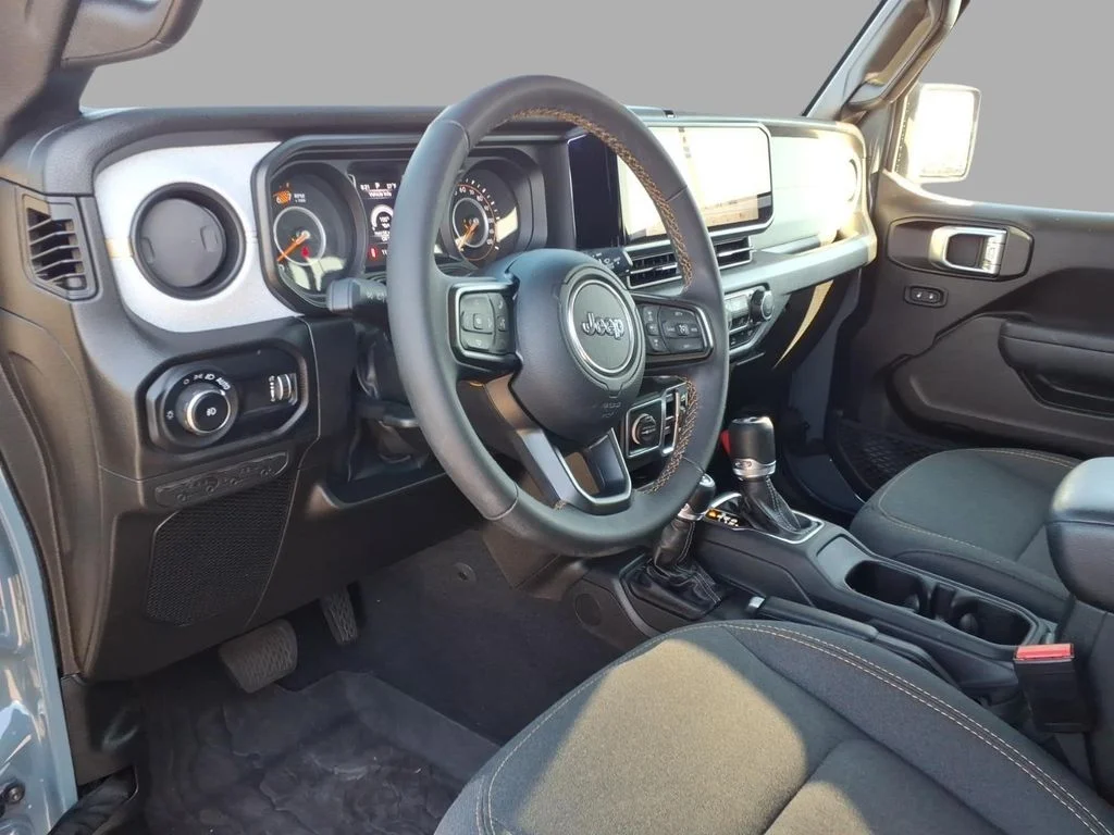 Used 2024 Gray Jeep Sport S image 17