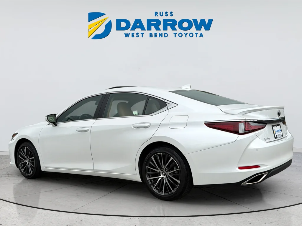 Used 2024 White Lexus 350 image 3