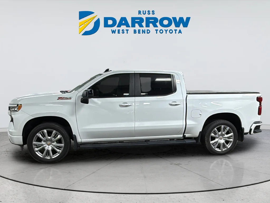 Used 2024 White Chevrolet RST image 2