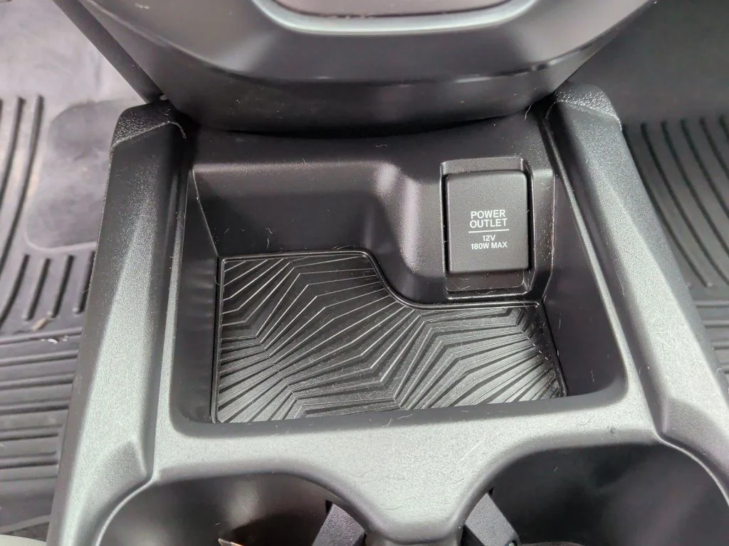 Used 2018 Lunar Silver Metallic Honda Touring image 27