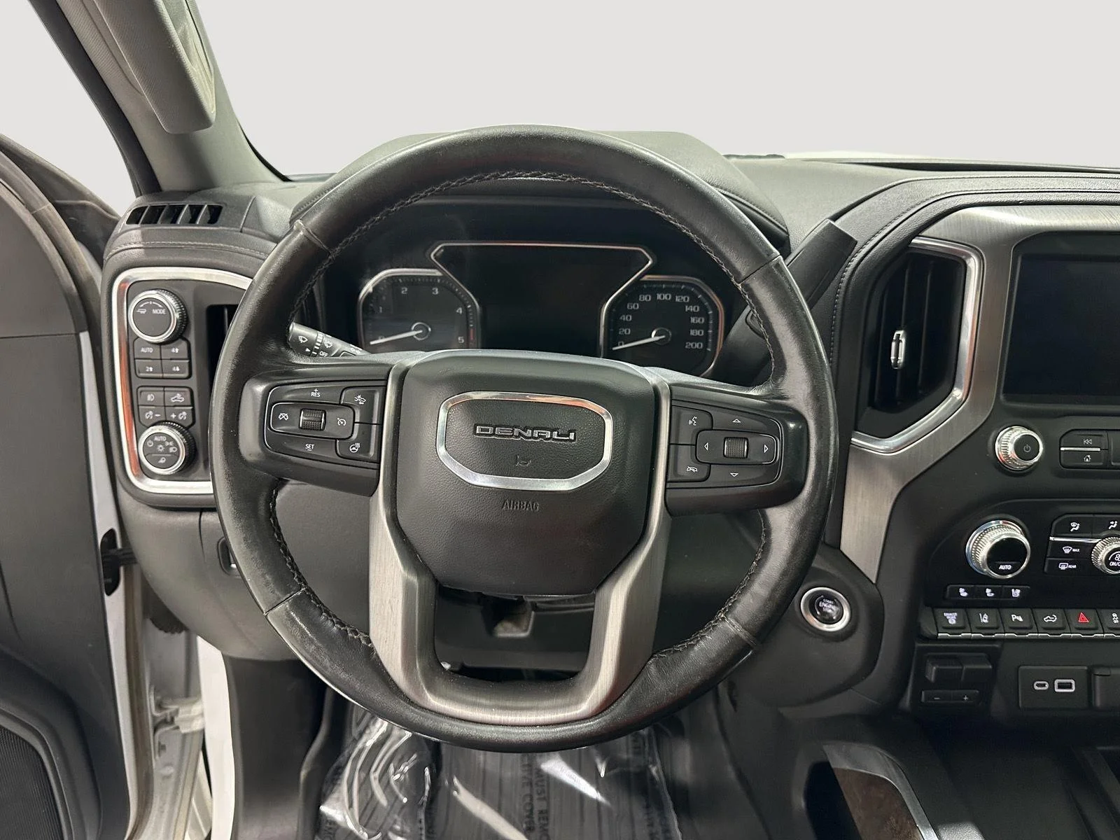 Used 2021 White Frost Tricoat GMC Denali image 9