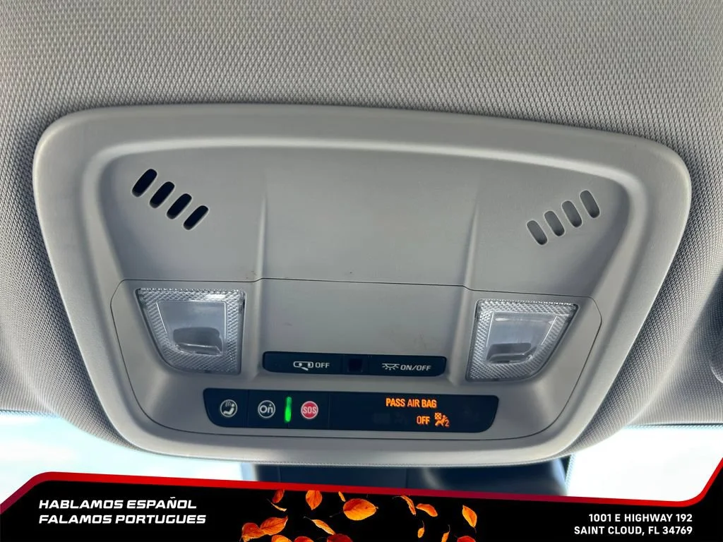 Used 2025 Summit White Chevrolet 1LT image 27