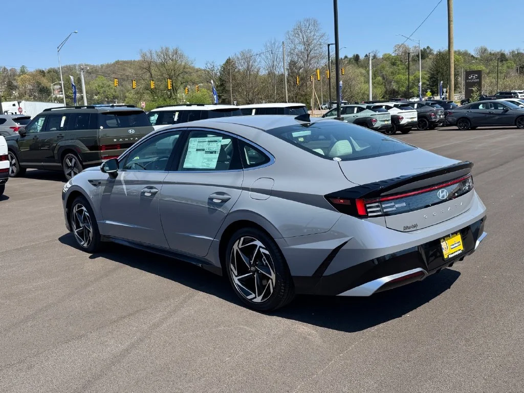 Used 2026 Blue Hyundai SEL Sport image 5