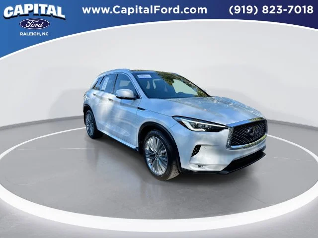 Used 2024 White INFINITI Autograph image 2