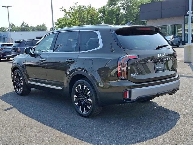 Certified Used 2024 Green Kia SX-Prestige image 5