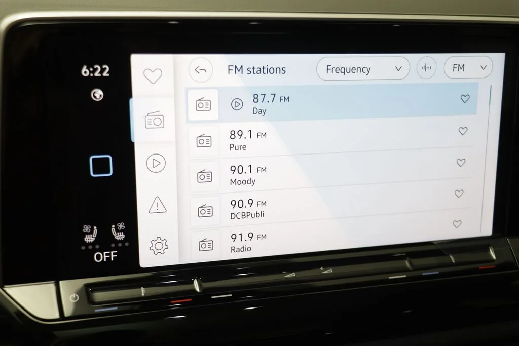 New 2026 Opal White Volkswagen 2.0T SE w/Technology image 9