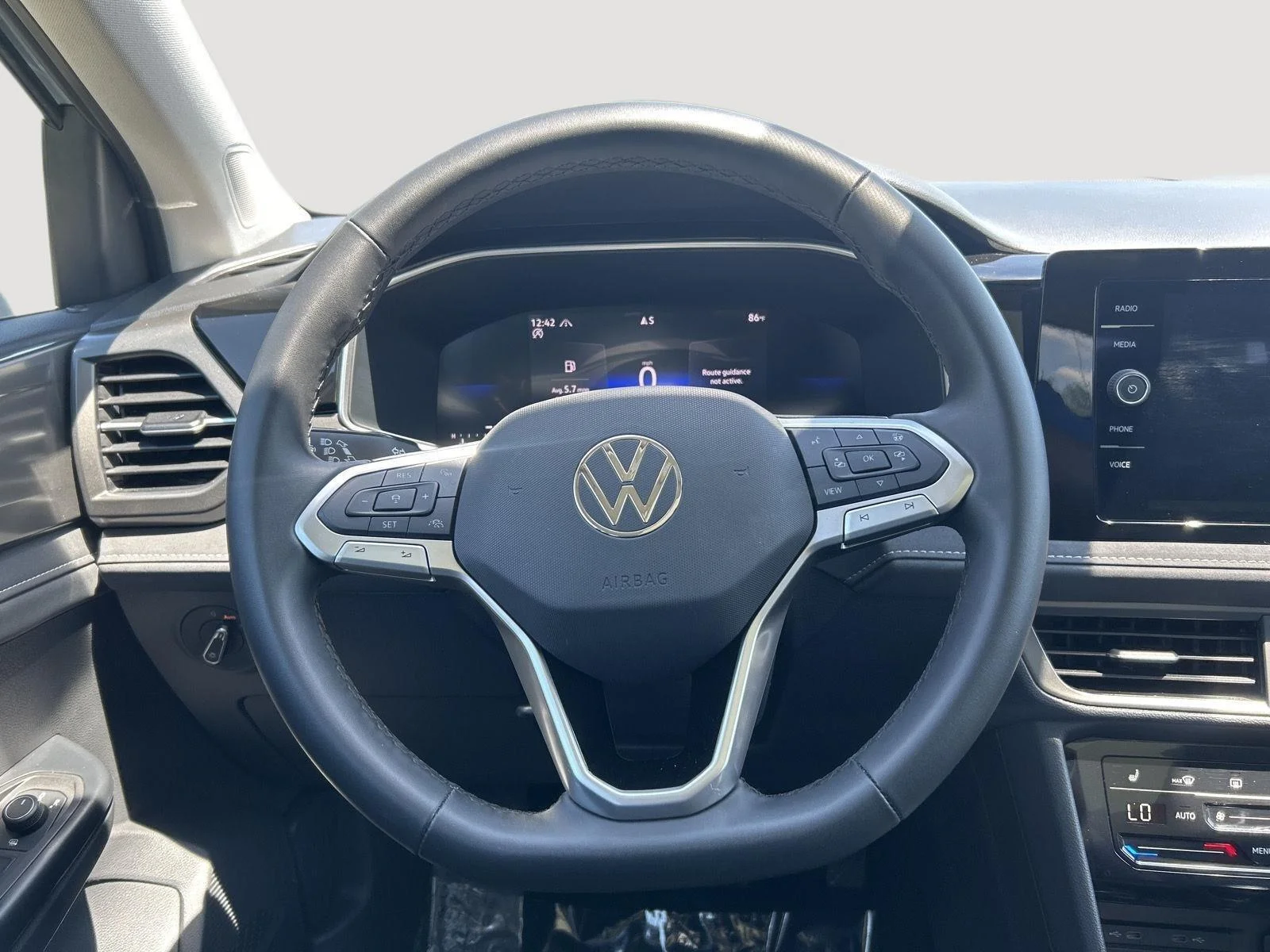Certified Used 2025 GRAY Volkswagen SE Black image 14