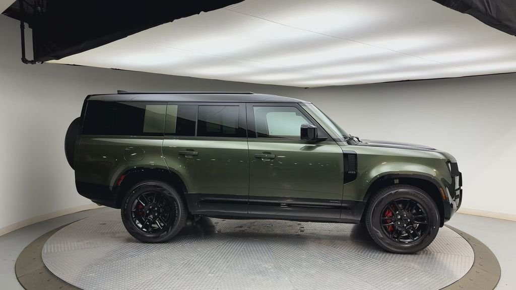 New 2026 Woolstone Green Metallic Land Rover X image 9