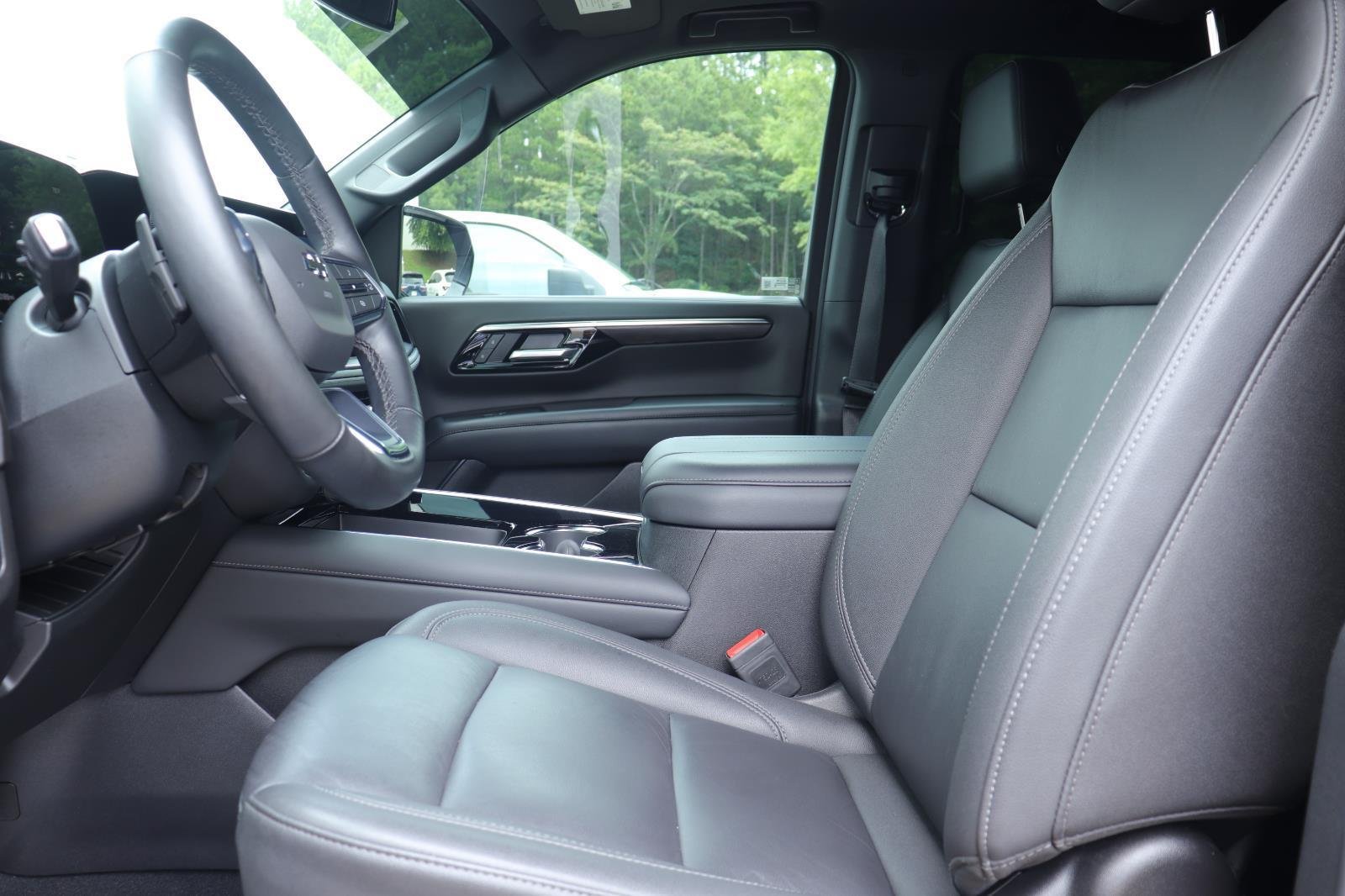Used 2025 Black Chevrolet Z71 image 10