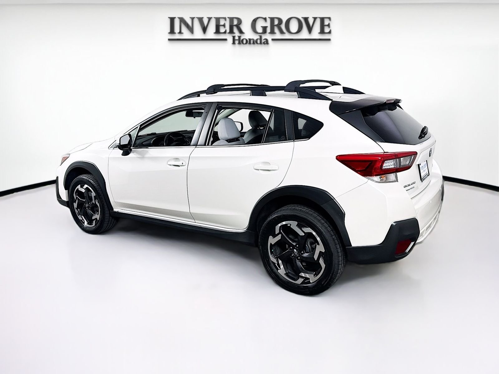 Used 2022 Crystal White Pearl Subaru Limited image 7
