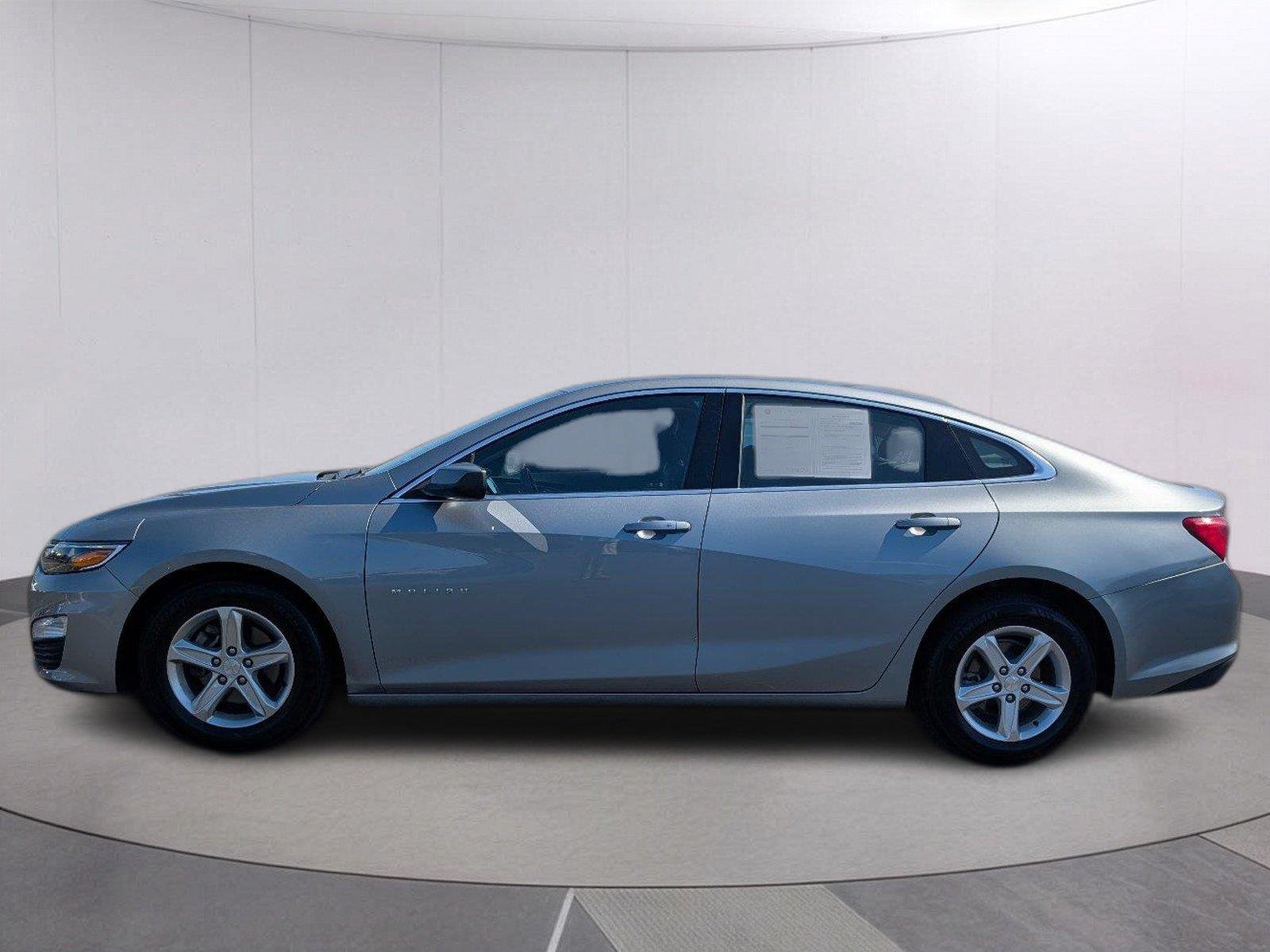 Used 2023 STERLING GRAY METALLIC Chevrolet LT image 2