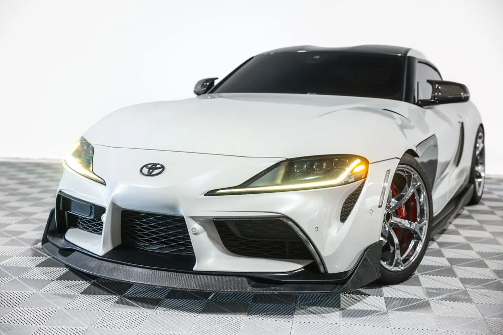 Used 2022 White Toyota 3.0 image 12