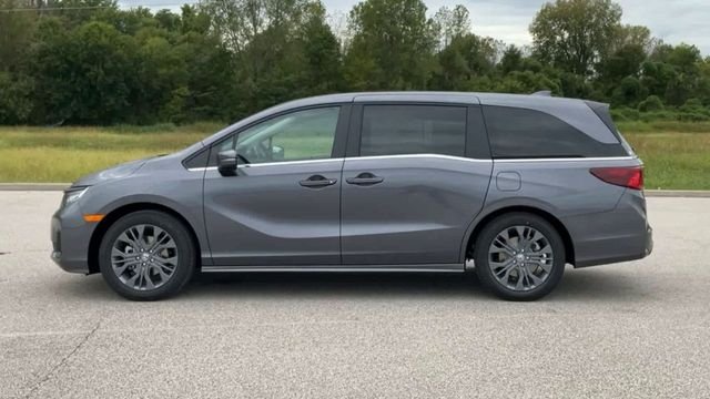 New 2026 Modern Steel Metallic Honda Touring image 5