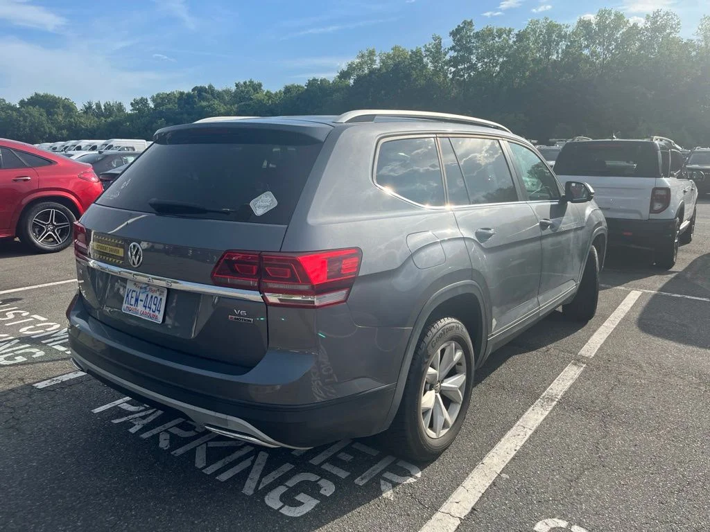 Used 2018 Gray Volkswagen 3.6L V6 SE image 11