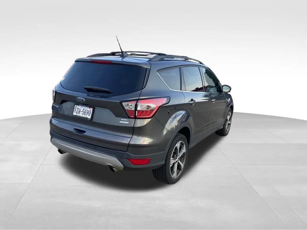 Used 2018 Gray Ford SEL image 14