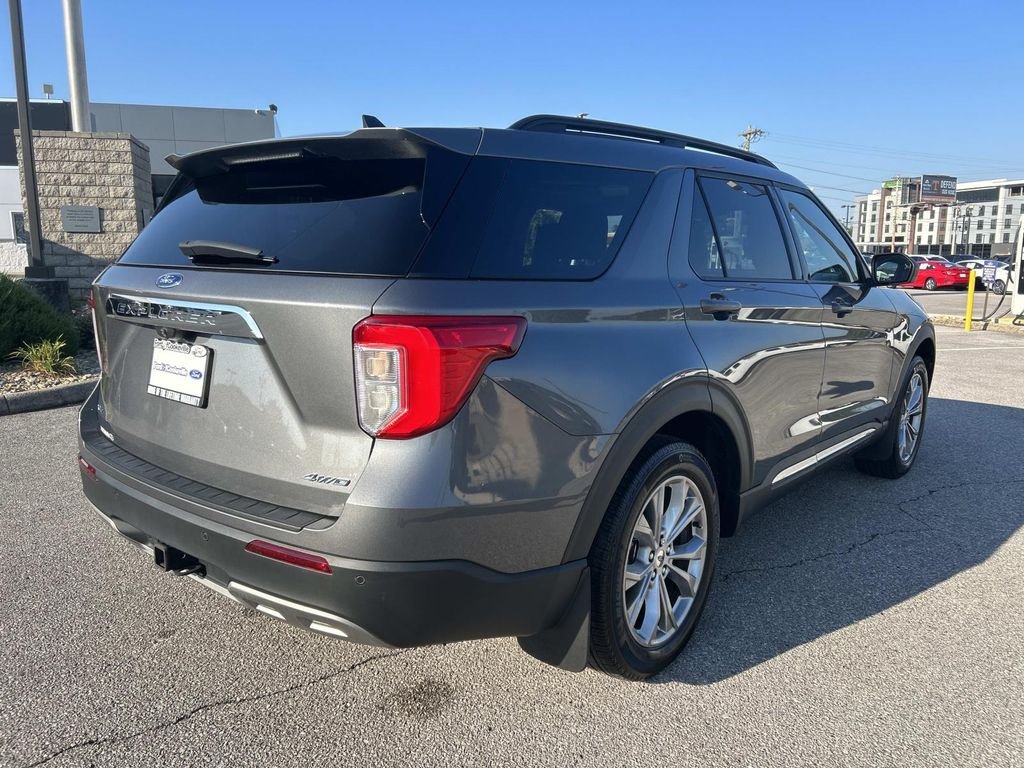 Certified Used 2022 Gray Metallic Ford XLT image 4