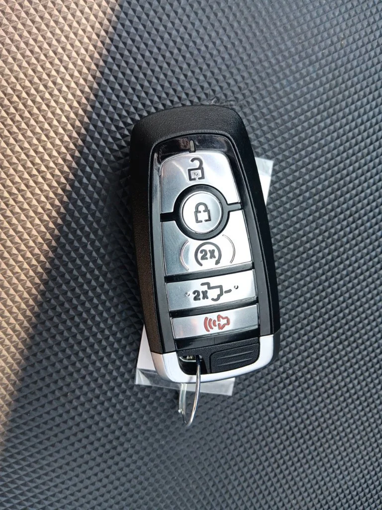 Used 2023 Blue Ford Lariat image 37