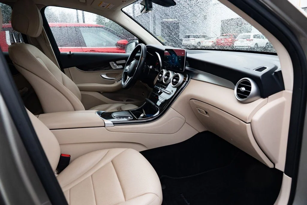 Used 2021 Gray Mercedes-Benz GLC 300 image 19
