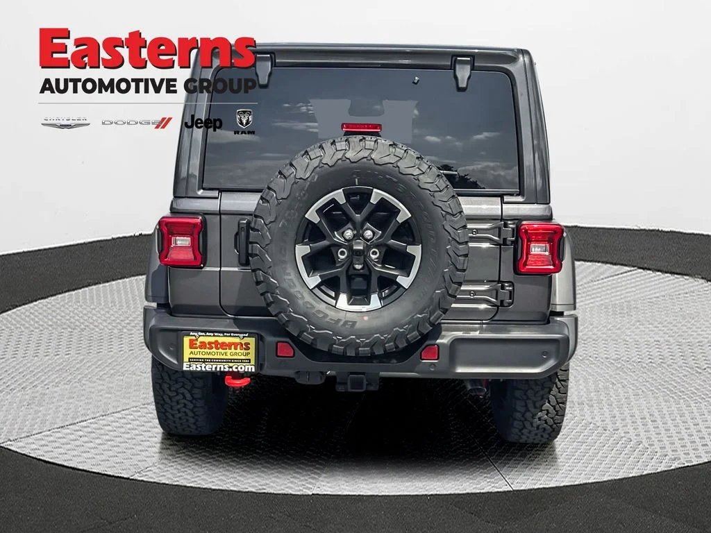 New 2026 Granite Crystal Metallic Clear-Coat Exterior Paint Jeep Rubicon image 5