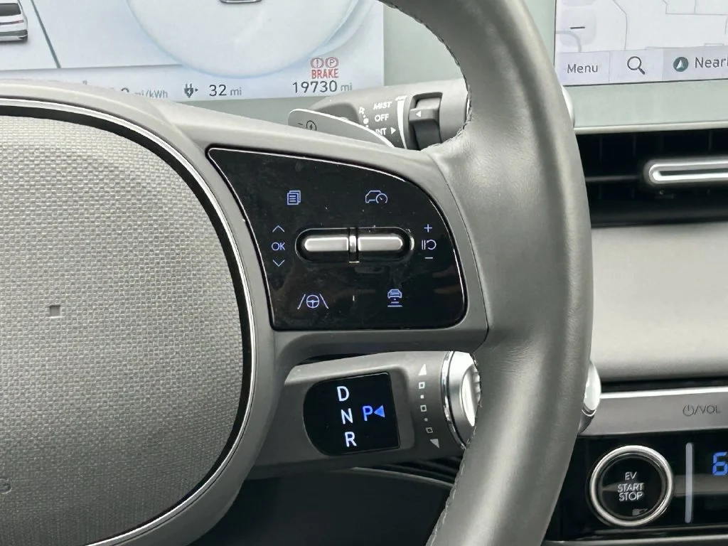 Used 2024 White Hyundai SEL image 18