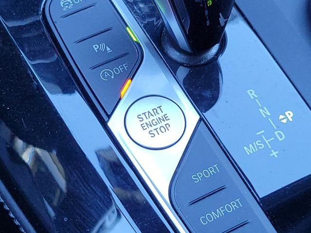 Used 2025 Gray BMW xDrive30i image 29