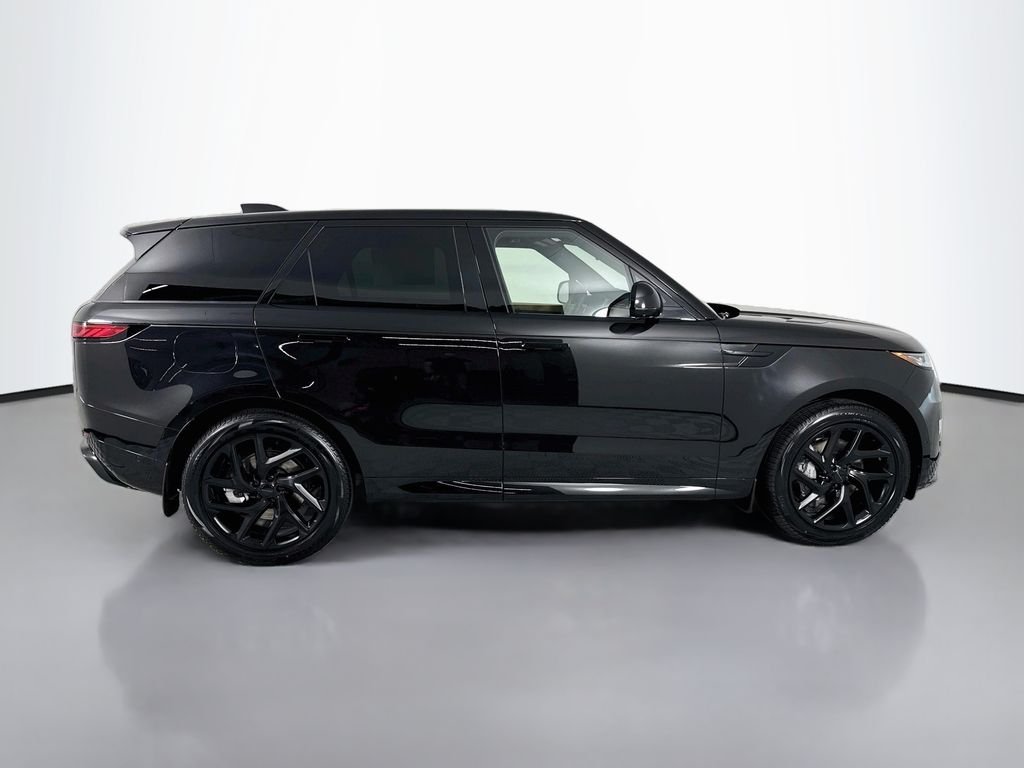 New 2026 Santorini Black Land Rover Dynamic SE image 8