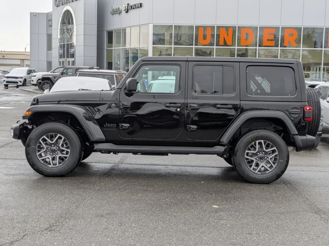 New 2026 Black Jeep Sahara - - 4x4 - Body- Color Top - Safety Group - 3.6L Pentastar V6 - Remote Start & More! image 5