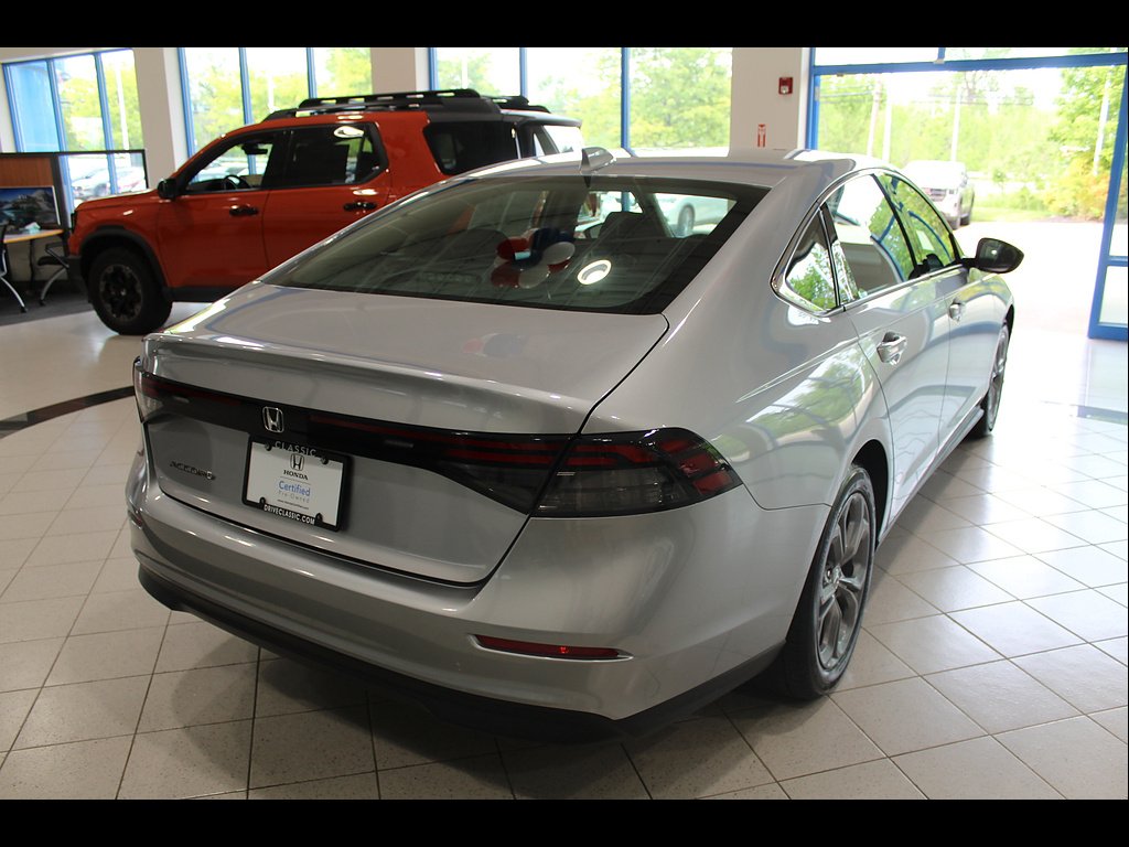 Certified Used 2023 Lunar Silver Metallic Honda 1.5T EX BD image 5