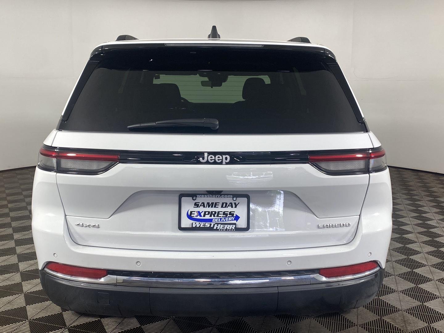 Used 2026 Bright White Clearcoat Jeep Laredo X image 8