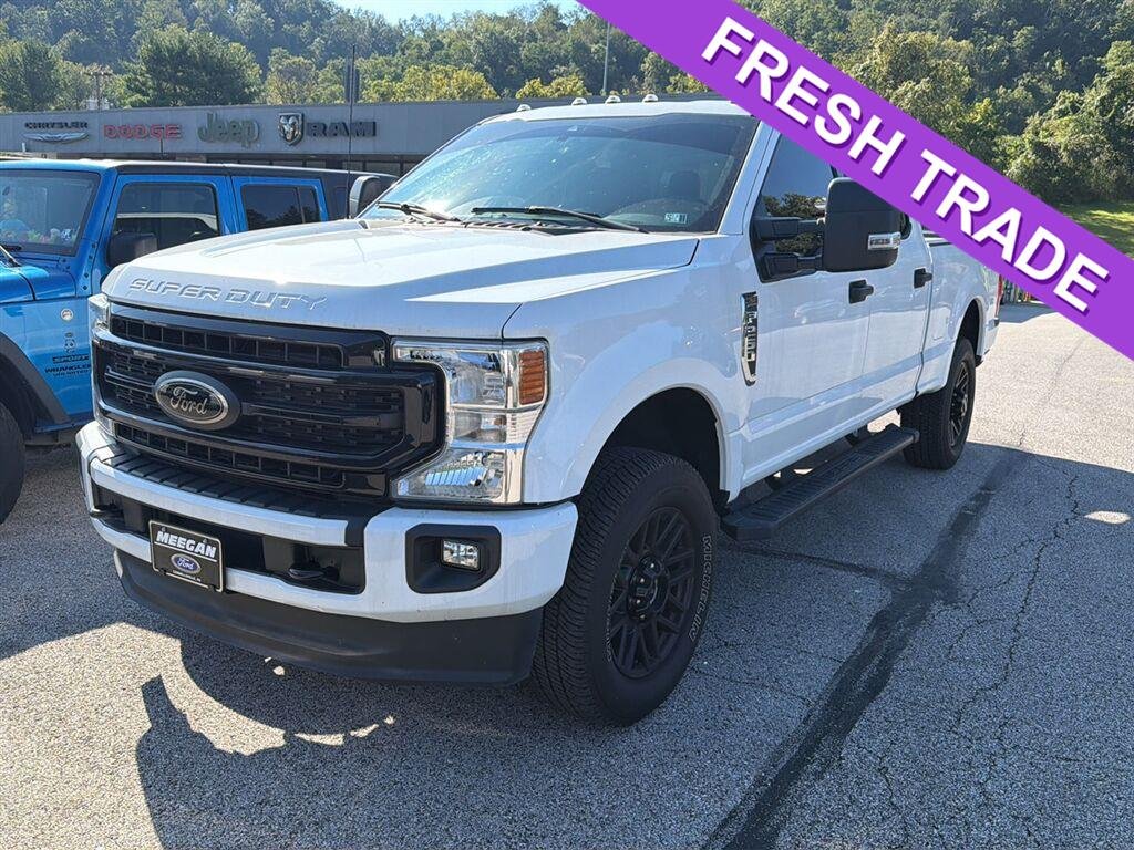 Used 2022 Oxford White Ford XLT image 1