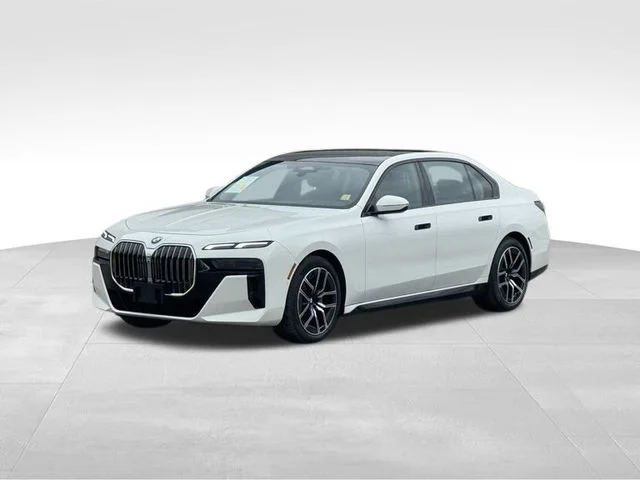 2025 BMW 7 Series 740i xDrive Sedan's photo