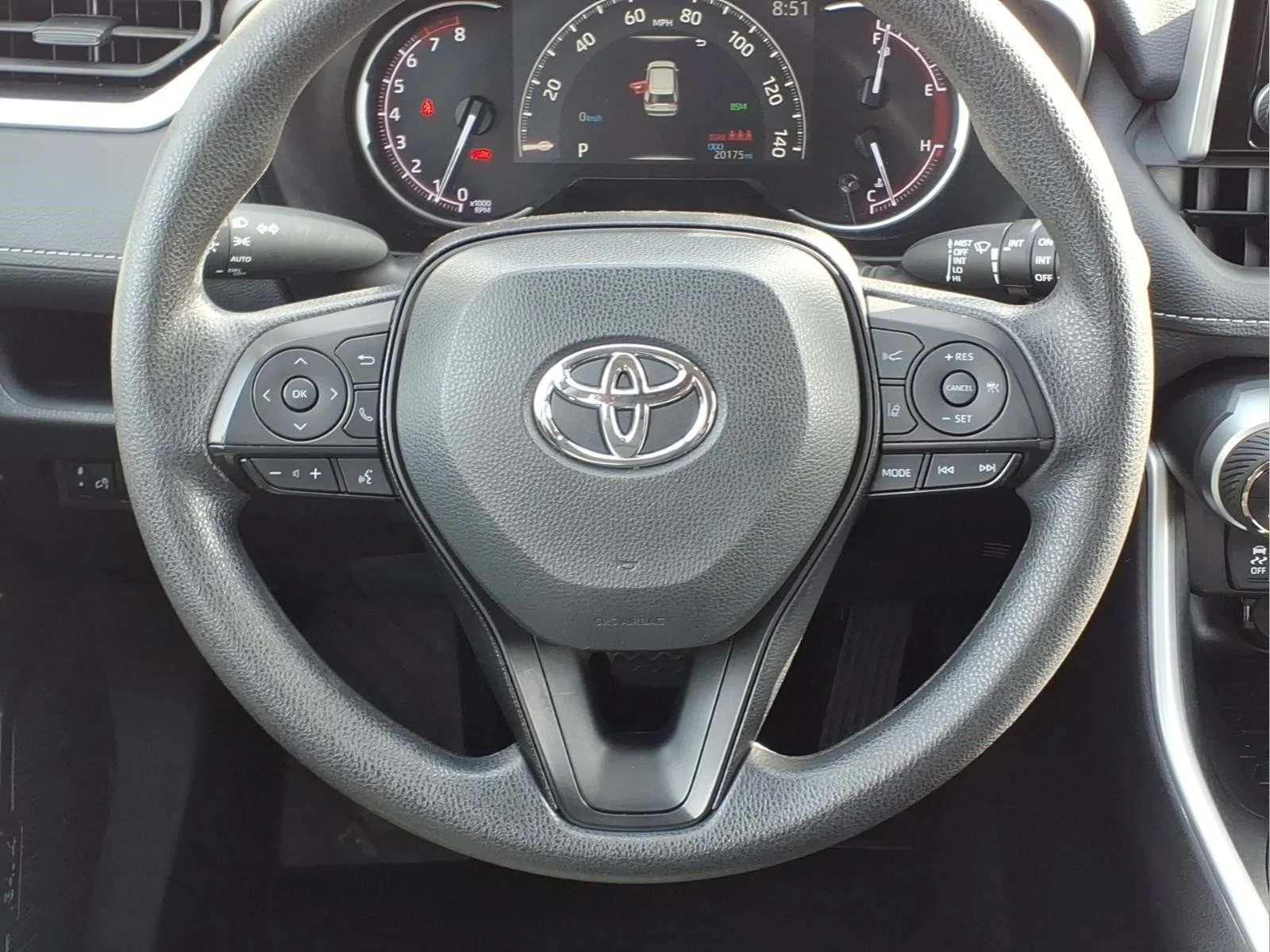 2024 Toyota RAV4 XLE - Photo 14