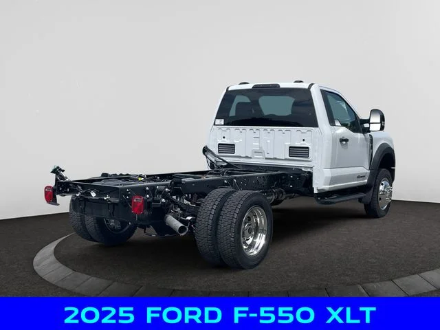 2025 Ford F-550 Super Duty Chassis Cab XLT - Photo 20