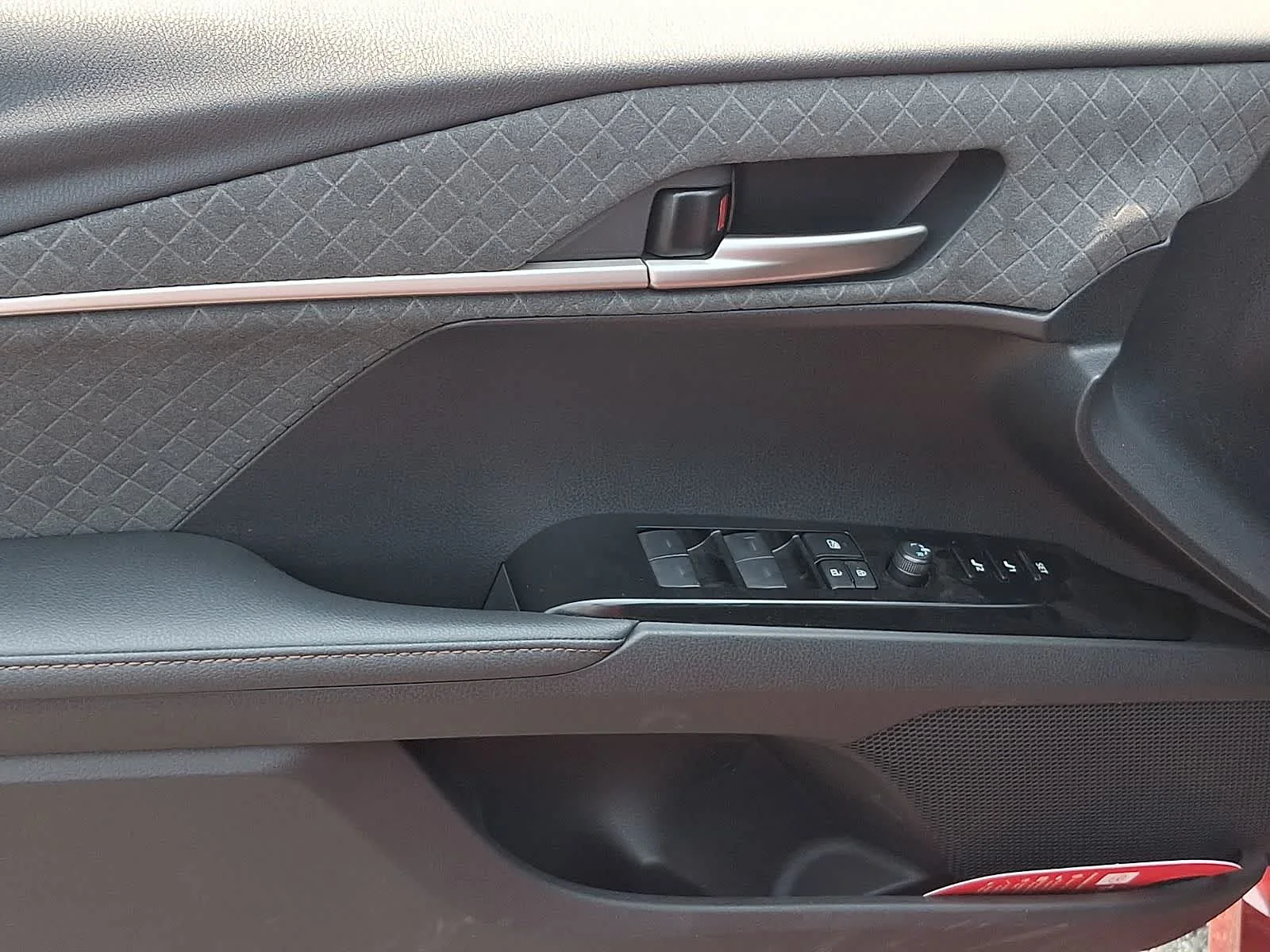 2026 Toyota Camry XLE - Photo 10