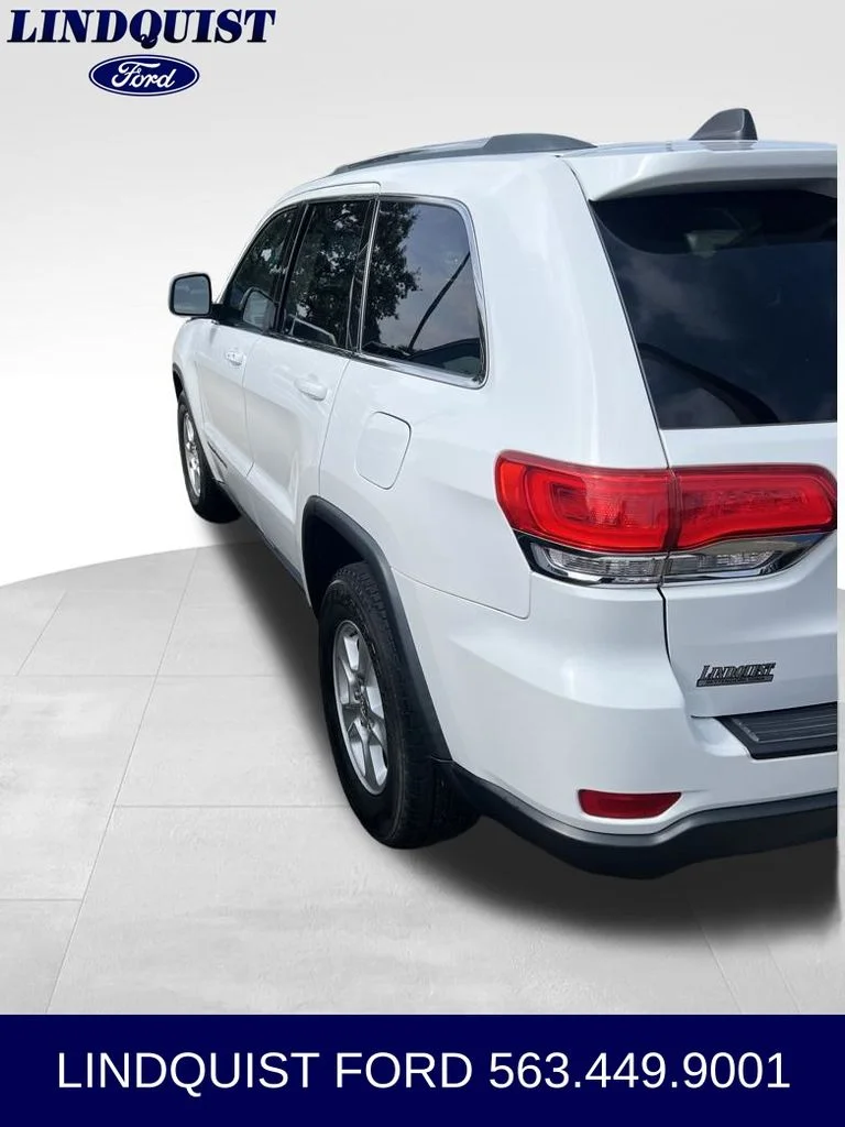 Used 2015 Jeep Grand Cherokee Laredo E with VIN 1C4RJEAG2FC131631 for sale in Bettendorf, IA