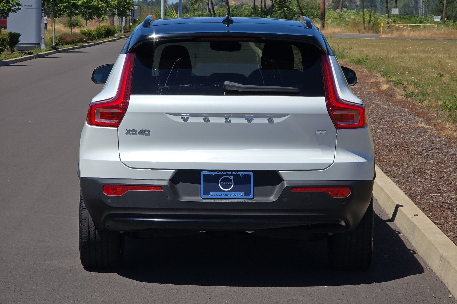 Used 2023 White Volvo Twin Plus image 4