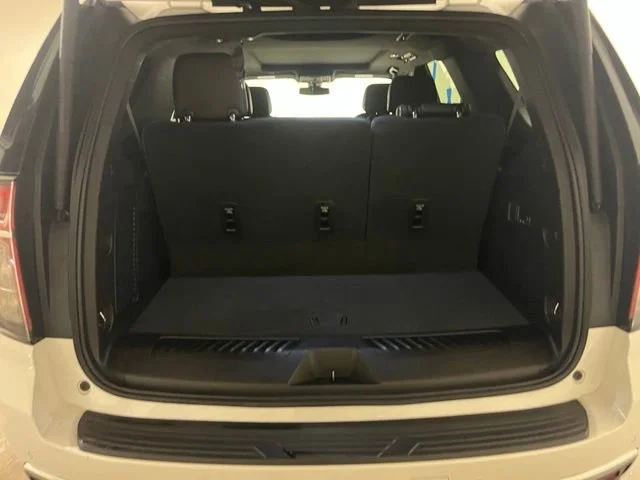 Used 2021 IRIDESCENT PEARL TRICOAT Chevrolet LT image 28