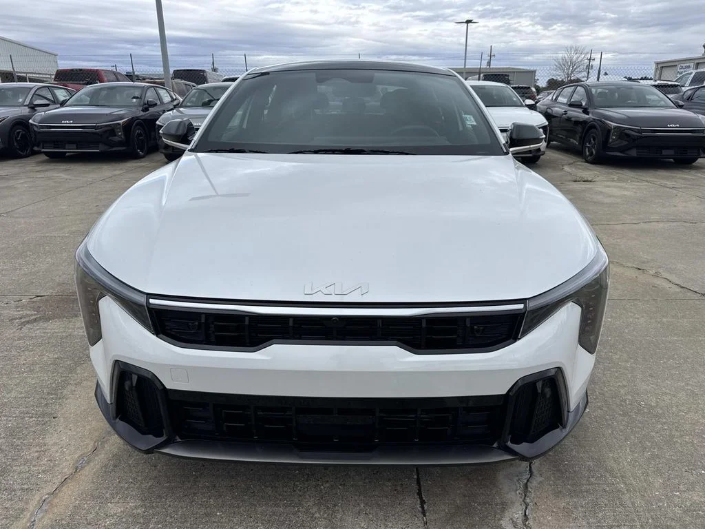 New 2025 Snow White Pearl Kia GT-Line Turbo image 2
