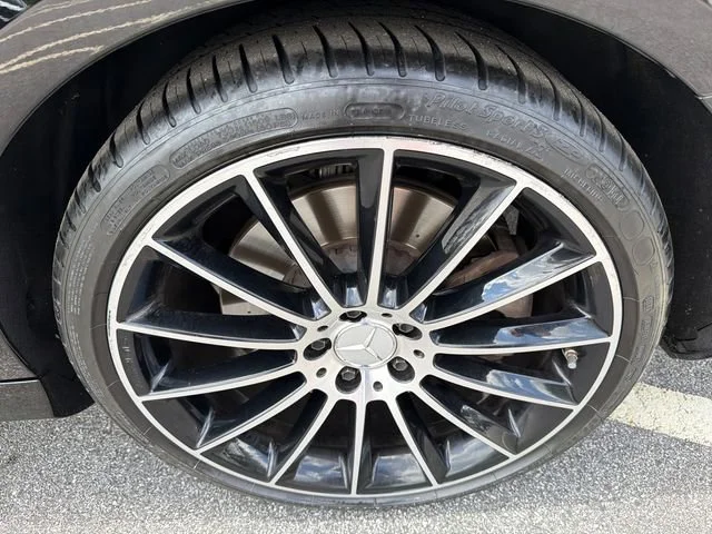 Used 2019 Red Mercedes-Benz 4MATIC® image 20