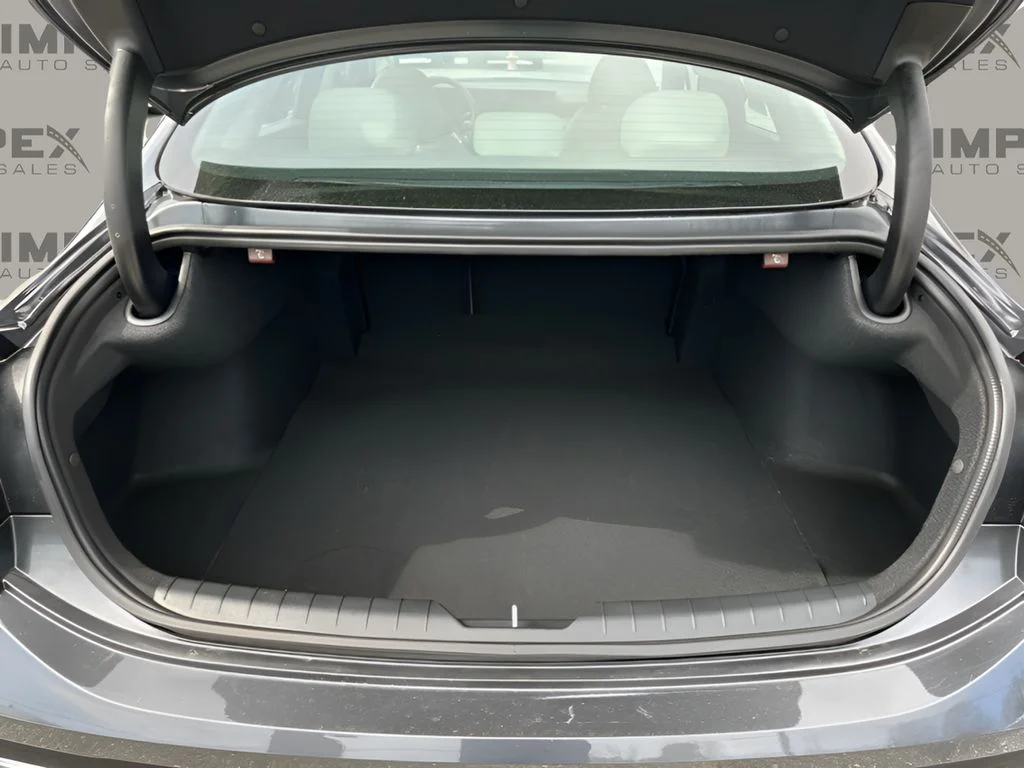 Used 2025 Gray Hyundai SEL image 25