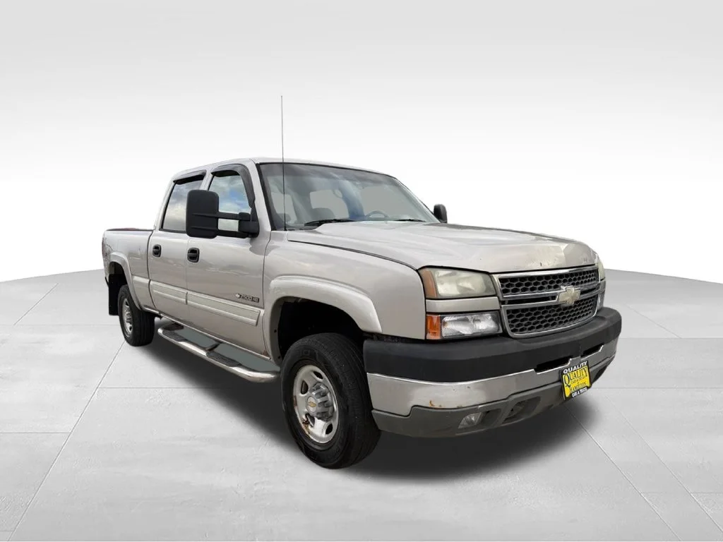 Used 2005 Silver Chevrolet LS image 7