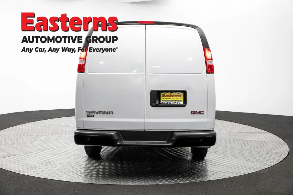 Used 2022 White GMC Work Van image 6