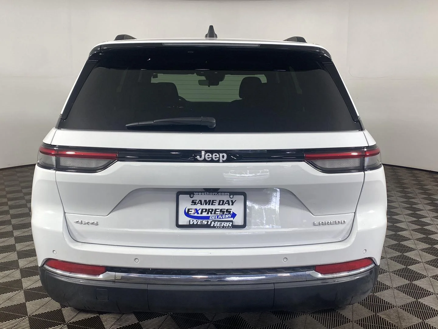 Used 2026 Bright White Clearcoat Jeep Laredo X image 8