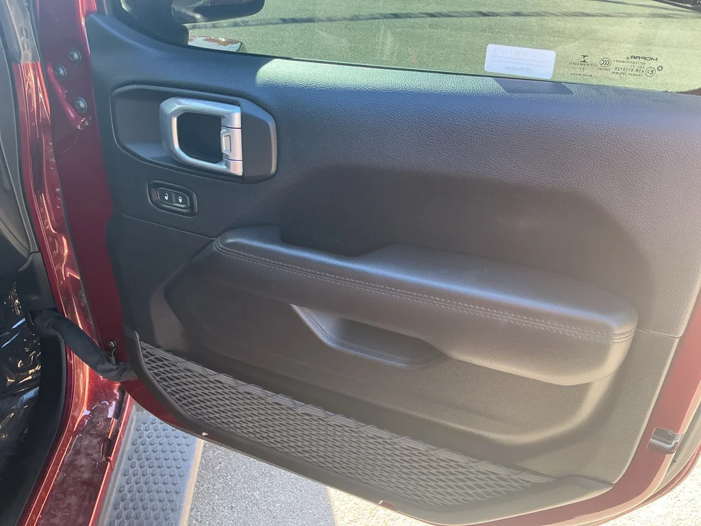 Used 2021 Snazzberry Pearl Jeep Unlimited Altitude image 11