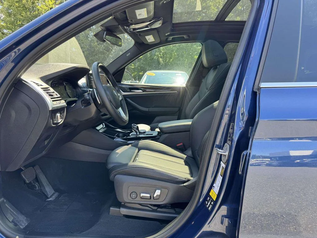 Used 2022 Phytonic Blue Metallic BMW xDrive30i image 18
