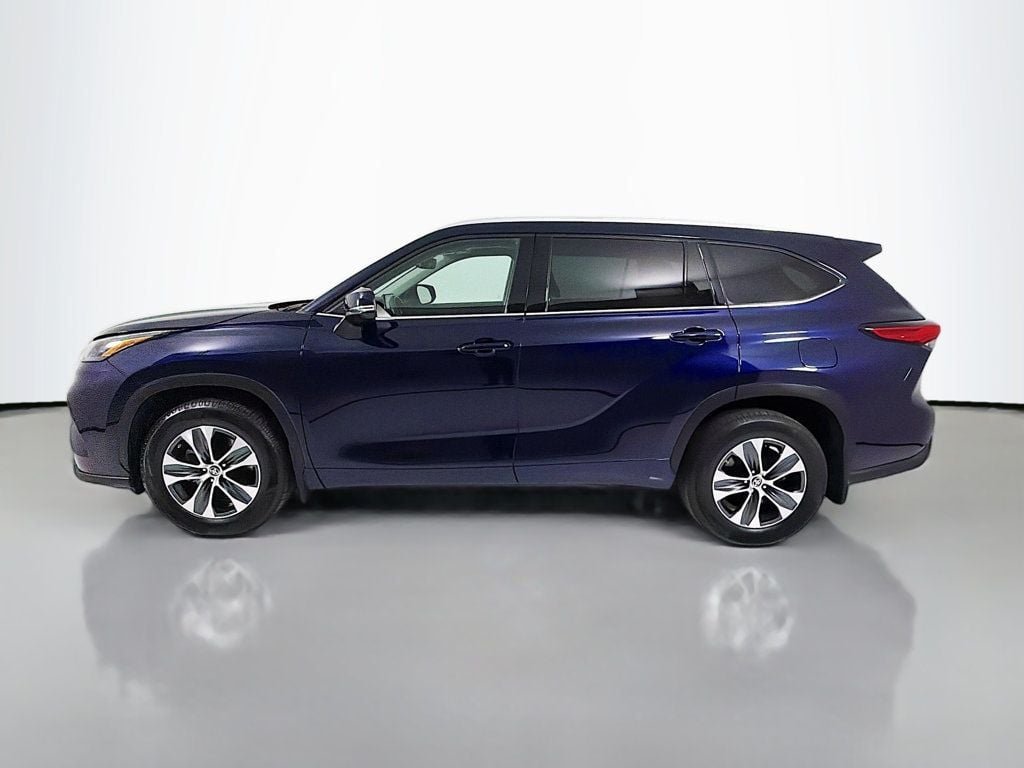 Used 2022 Blueprint Toyota XLE AWD image 4