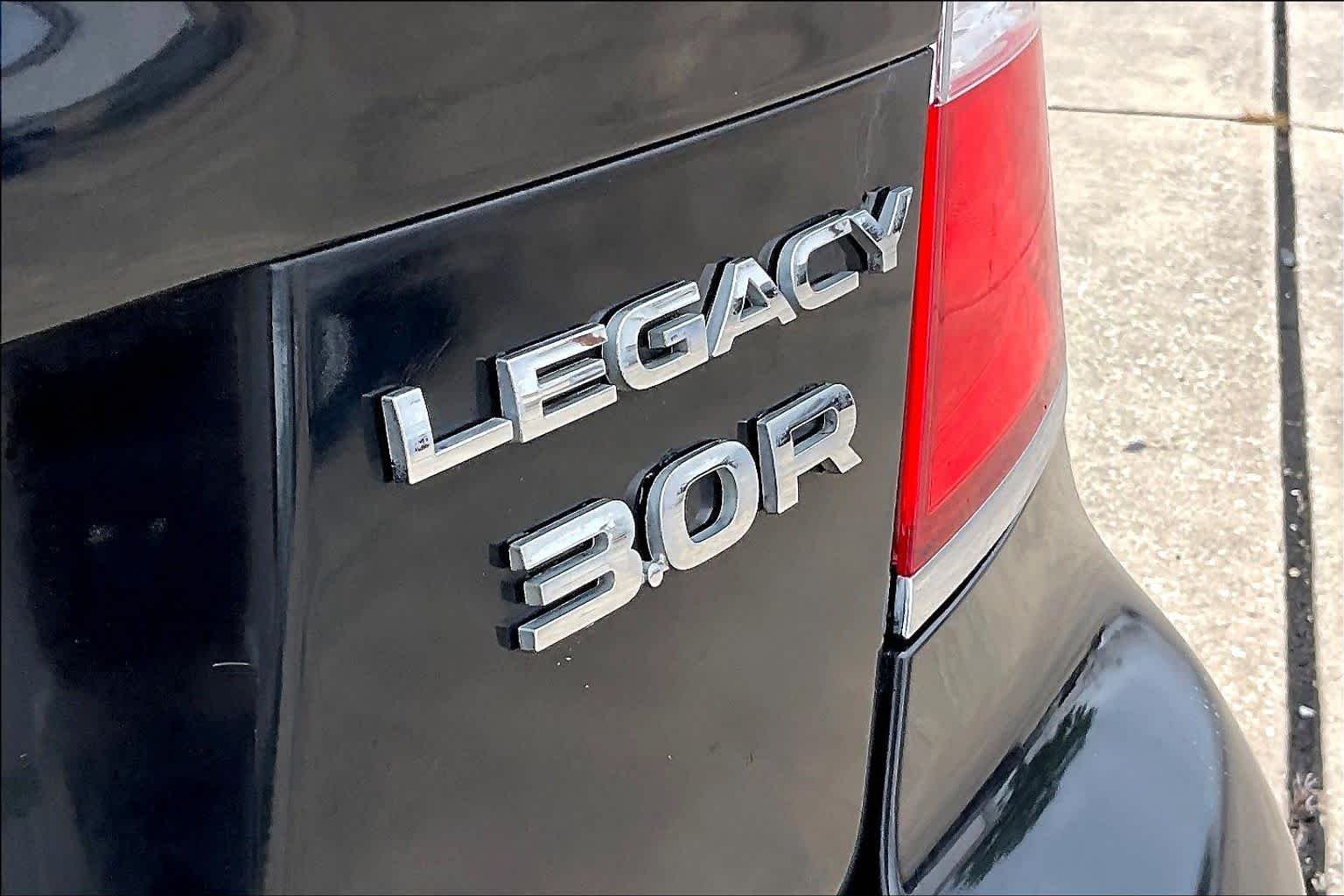 Used 2009 Obsidian Black Subaru 3.0R Ltd image 10