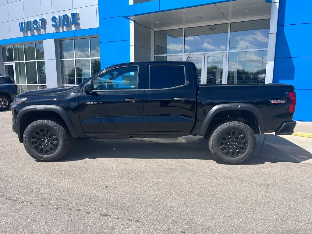 2026 Chevrolet Colorado Trail Boss - Photo 8