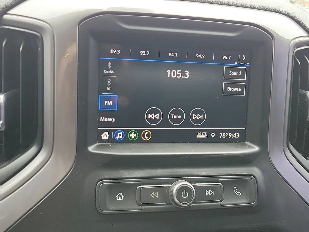 Used 2021 Summit White Chevrolet Custom image 15