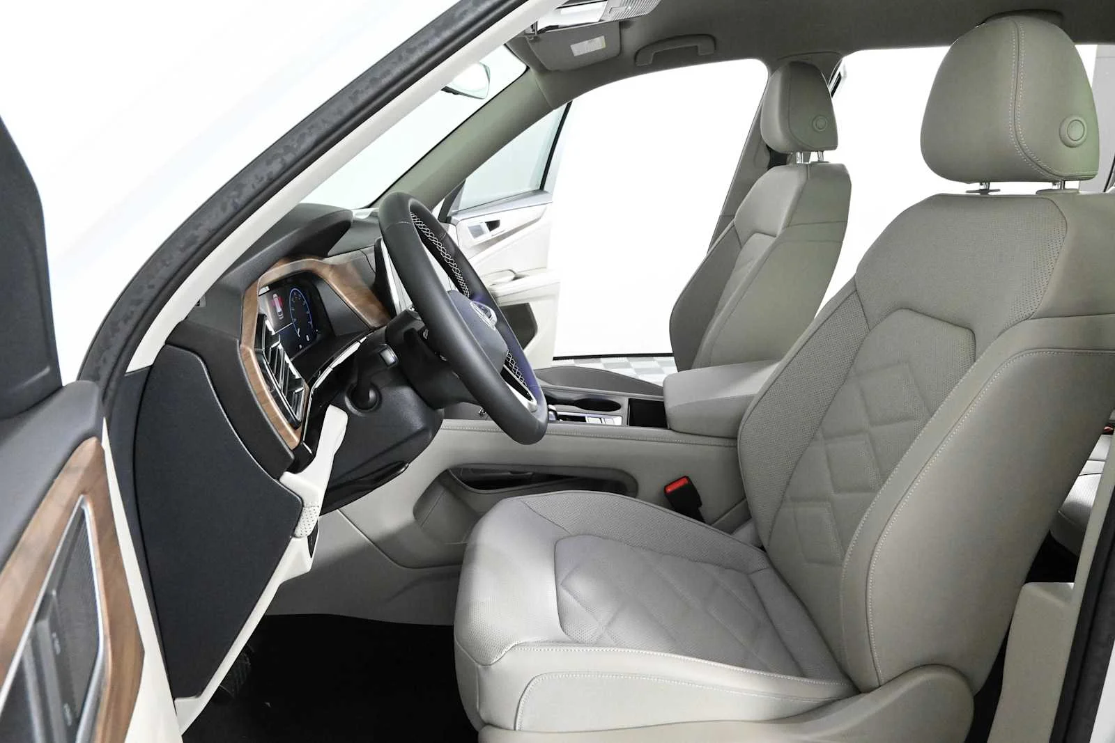 New 2026 Opal White Pearl Volkswagen 2.0T SE image 20